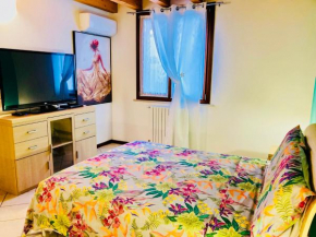 Central Apartment Private Parking Terrace & AC